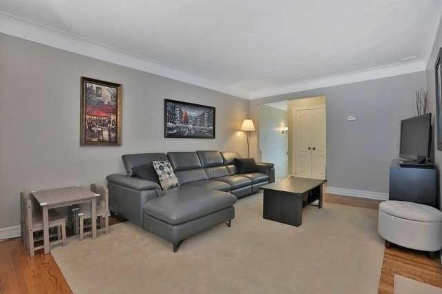 328 Burton Rd, House detached with 2 bedrooms, 2 bathrooms and 5 parking in Oakville ON | Image 15