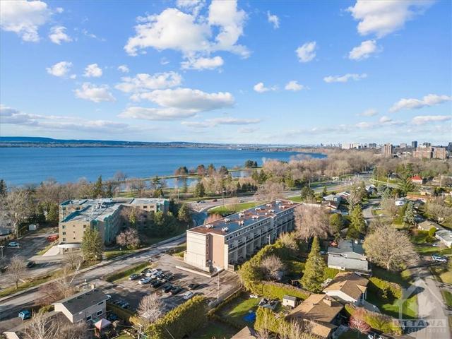 207 - 12 Corkstown Road, Condo with 2 bedrooms, 1 bathrooms and 2 parking in Ottawa ON | Image 2