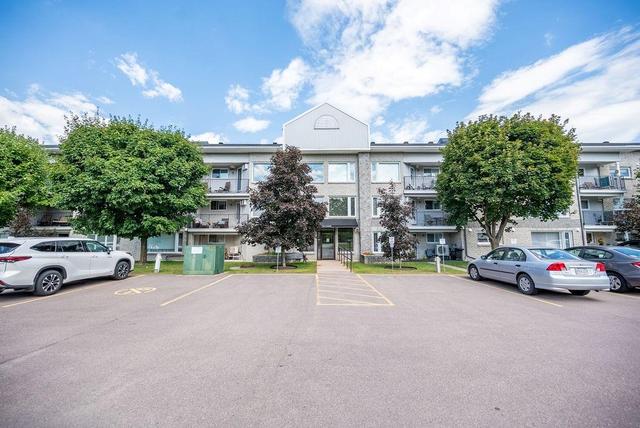 206 - 2 Crandall Street, Condo with 1 bedrooms, 2 bathrooms and 1 parking in Pembroke ON | Image 2