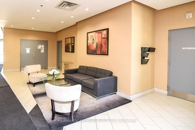 1002 - 7730 Kipling Ave, Condo with 2 bedrooms, 2 bathrooms and 1 parking in Vaughan ON | Image 14