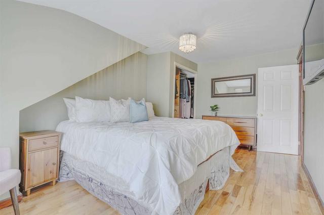 134 Twenty Second St, House detached with 2 bedrooms, 1 bathrooms and 2 parking in Toronto ON | Image 9