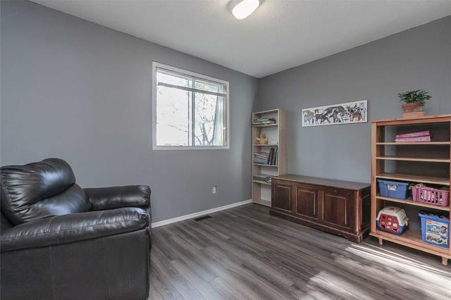 2268 Fassel Ave, House detached with 3 bedrooms, 2 bathrooms and 4 parking in Burlington ON | Image 18