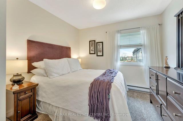 16 - 26 Poplar Dr, Townhouse with 3 bedrooms, 2 bathrooms and 1 parking in Cambridge ON | Image 13