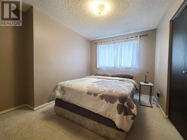 8005a 99 Street, House semidetached with 3 bedrooms, 2 bathrooms and 2 parking in Peace River AB | Image 10