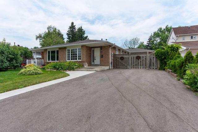 14 Mandarin Cres, House semidetached with 3 bedrooms, 2 bathrooms and 5 parking in Brampton ON | Image 1
