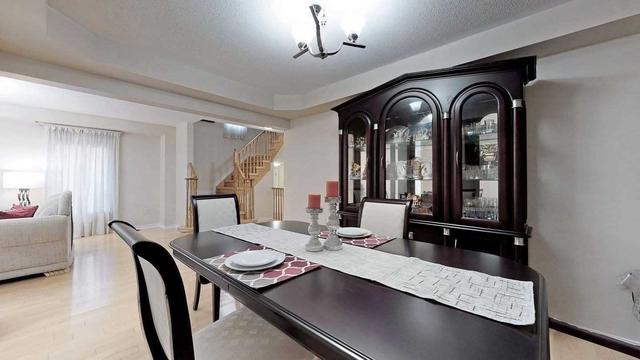 11 Quietbrook Cres, House detached with 4 bedrooms, 4 bathrooms and 4 parking in Toronto ON | Image 5