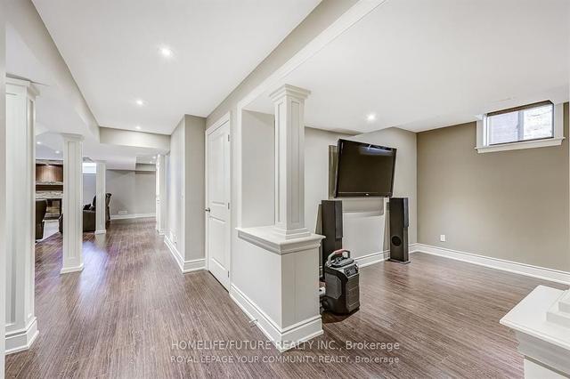 253 Harold Ave, House detached with 1 bedrooms, 1 bathrooms and 2 parking in Whitchurch Stouffville ON | Image 2