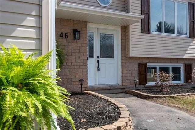 46 Briarwood Drive, House detached with 4 bedrooms, 2 bathrooms and 5 parking in Petawawa ON | Image 2