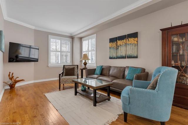 33 Yonge Street, House semidetached with 2 bedrooms, 3 bathrooms and 4 parking in Kingston ON | Image 32