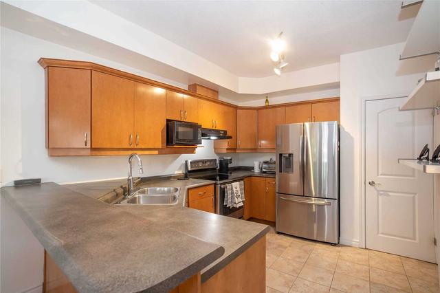 6 - 2089 Beaverbrook Ave, Townhouse with 3 bedrooms, 3 bathrooms and 2 parking in London ON | Image 3
