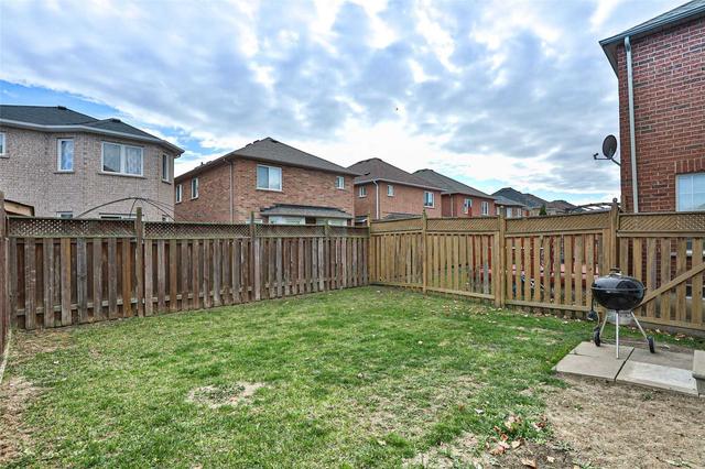 50 Viceroy Cres, House semidetached with 3 bedrooms, 1 bathrooms and 3 parking in Brampton ON | Image 6