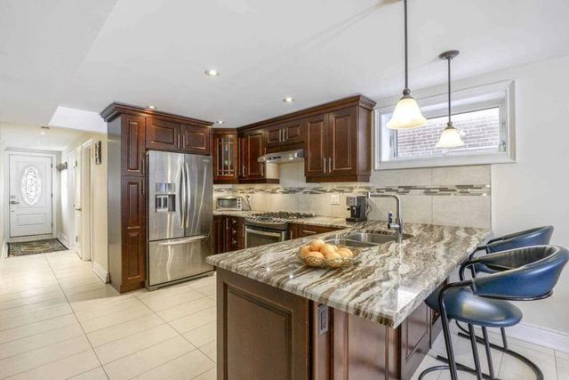 17 Agincourt Rd, House semidetached with 3 bedrooms, 2 bathrooms and 5 parking in Vaughan ON | Image 31