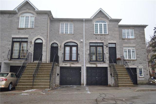 Th # 3 - 7 Dervock Cres, Townhouse with 3 bedrooms, 3 bathrooms and 1 parking in Toronto ON | Image 1
