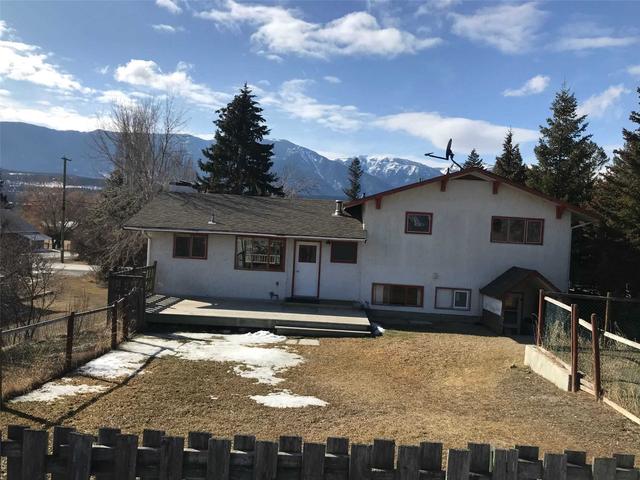 1640 Sinclair Ave, House detached with 3 bedrooms, 3 bathrooms and 6 parking in East Kootenay F BC | Image 4