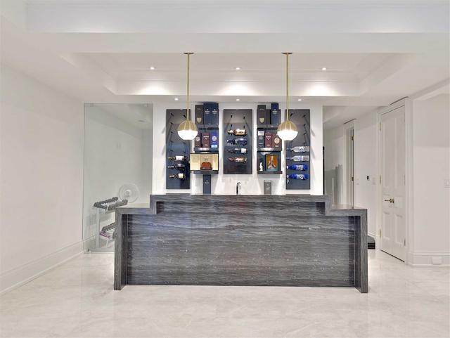 39 Arjay Cres, House detached with 5 bedrooms, 9 bathrooms and 11 parking in Toronto ON | Image 16