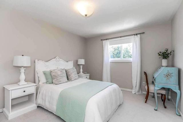 10 Willow Cres, House detached with 4 bedrooms, 3 bathrooms and 9 parking in Mono ON | Image 13