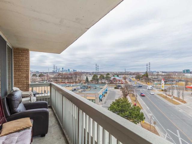 507 - 11 Thorncliffe Park Dr, Condo with 2 bedrooms, 2 bathrooms and 1 parking in Toronto ON | Image 10
