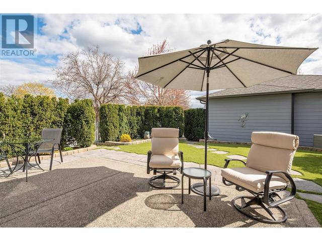 989 Laurier Avenue, House attached with 3 bedrooms, 3 bathrooms and 1 parking in Kelowna BC | Image 21