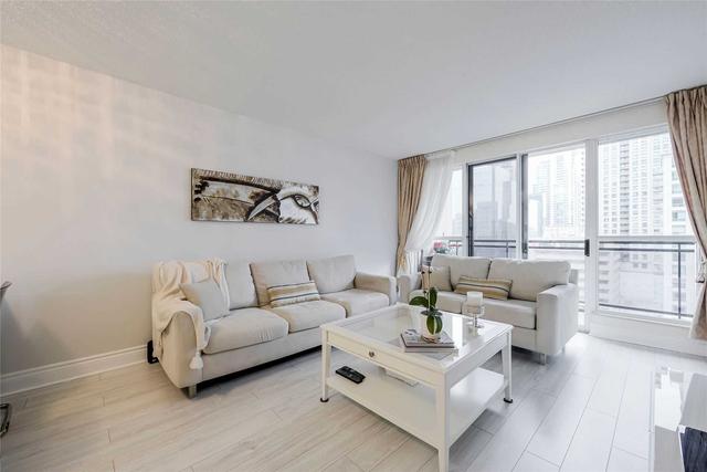 1608 - 18 Hollywood Ave, Condo with 2 bedrooms, 2 bathrooms and 1 parking in Toronto ON | Image 8