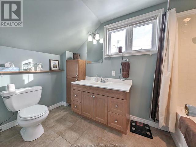 506 College St, House detached with 3 bedrooms, 1 bathrooms and null parking in Bathurst NB | Image 11