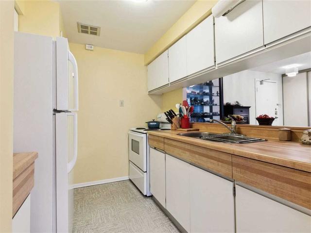 733 - 73 Mccaul St, Condo with 2 bedrooms, 1 bathrooms and 0 parking in Toronto ON | Image 5