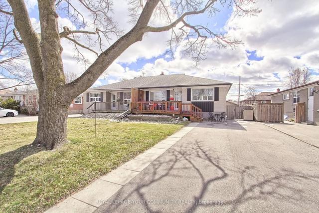 169 Tulloch Dr, House semidetached with 3 bedrooms, 2 bathrooms and 7 parking in Ajax ON | Image 12
