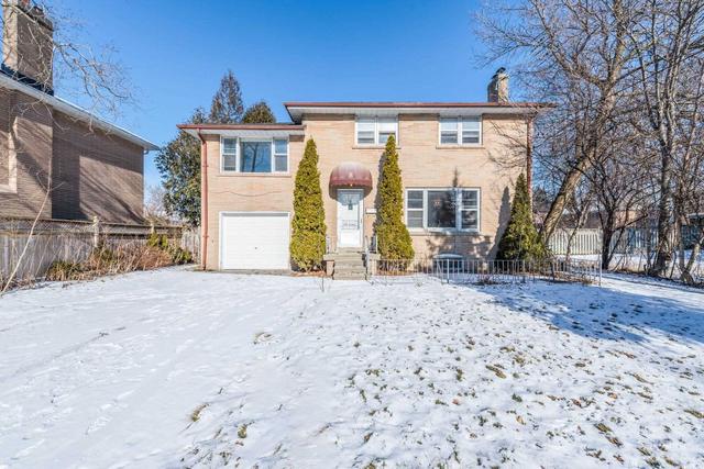 8 Urbandale Ave, House detached with 4 bedrooms, 2 bathrooms and 5 parking in Toronto ON | Image 12