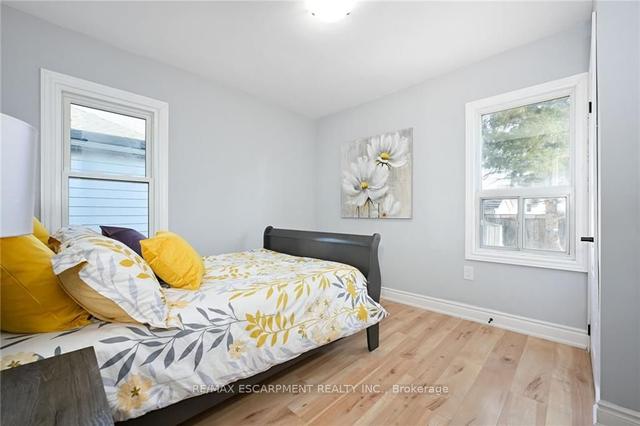 213 East 28th St, House detached with 4 bedrooms, 3 bathrooms and 3 parking in Hamilton ON | Image 7