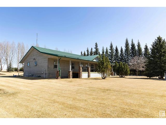 5004 52 Av, House detached with 4 bedrooms, 3 bathrooms and null parking in Westlock County AB | Image 72