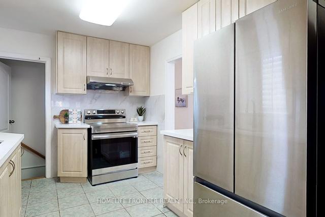 2 Kellyvale Rd, House detached with 3 bedrooms, 2 bathrooms and 4 parking in Toronto ON | Image 11