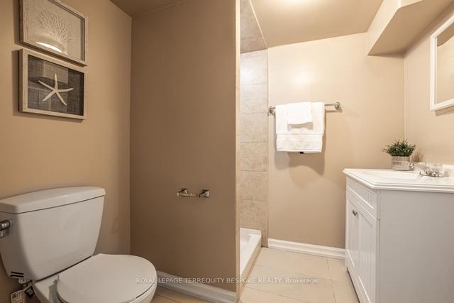 241 Mcroberts Ave, House detached with 2 bedrooms, 2 bathrooms and 1.5 parking in Toronto ON | Image 10
