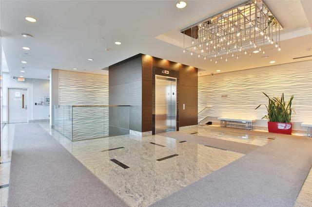 214 - 181 Village Green Sq, Condo with 1 bedrooms, 1 bathrooms and 1 parking in Toronto ON | Image 2