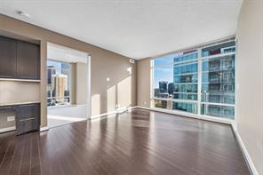 2001 - 215 13 Avenue Sw, Condo with 2 bedrooms, 2 bathrooms and 1 parking in Calgary AB | Image 2