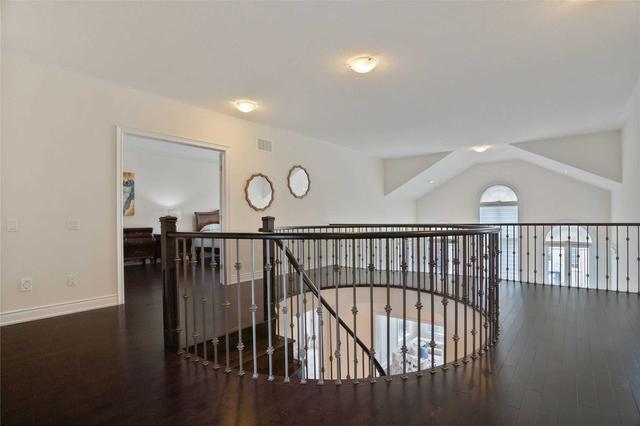 32 Chesney Cres, House detached with 4 bedrooms, 4 bathrooms and 5 parking in Vaughan ON | Image 30