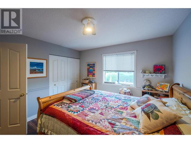 166 Heather Place, House detached with 5 bedrooms, 3 bathrooms and 2 parking in Penticton BC | Image 35