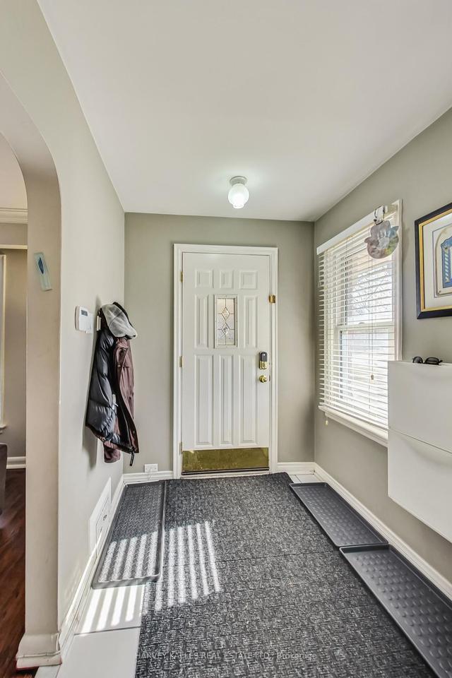 14 Almington St, House detached with 3 bedrooms, 3 bathrooms and 5 parking in Toronto ON | Image 23