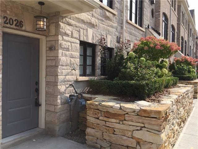 2026 Queensborough Gate, Townhouse with 3 bedrooms, 3 bathrooms and 2 parking in Mississauga ON | Image 2