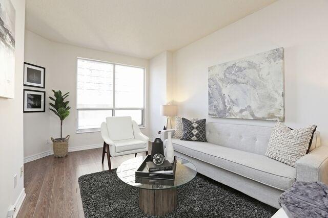 2007 - 55 Bloor St E, Condo with 2 bedrooms, 2 bathrooms and 1 parking in Toronto ON | Image 1
