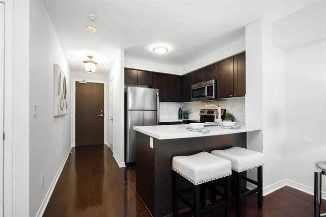 lph05 - 3 Michael Power Pl, Condo with 1 bedrooms, 1 bathrooms and 1 parking in Toronto ON | Image 5
