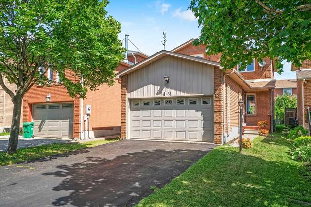 13 Salem Crt, House detached with 3 bedrooms, 2 bathrooms and 2 parking in Brampton ON | Image 1