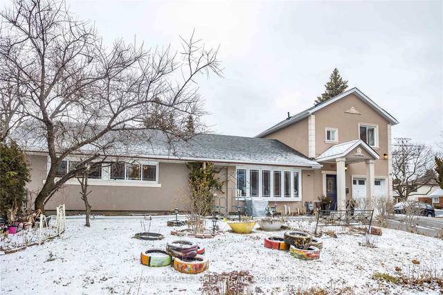 50 Treverton Dr, House detached with 4 bedrooms, 3 bathrooms and 5 parking in Toronto ON | Image 23