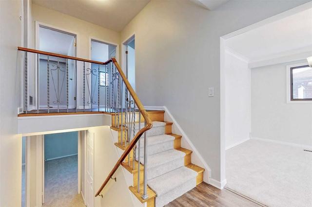 7 Misthollow Sq, House detached with 4 bedrooms, 2 bathrooms and 4 parking in Toronto ON | Image 5