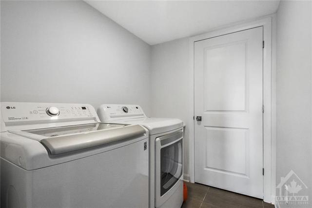 135 Attwell Private, Townhouse with 2 bedrooms, 3 bathrooms and 2 parking in Ottawa ON | Image 3