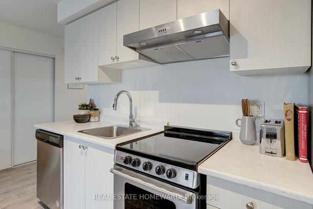 902 - 10 Wilby Cres, Condo with 2 bedrooms, 2 bathrooms and 1 parking in Toronto ON | Image 13