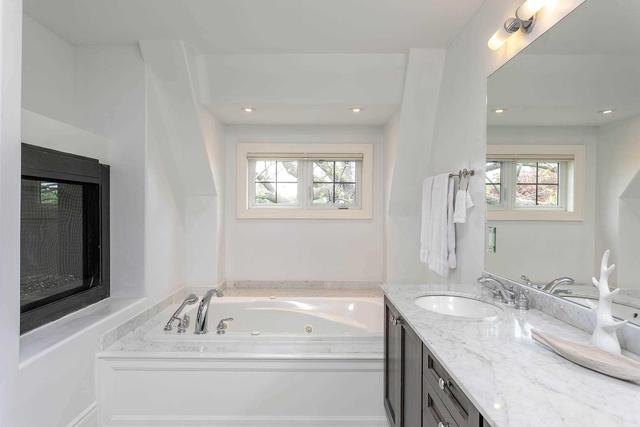 24B Corinth Gdns, House semidetached with 3 bedrooms, 4 bathrooms and 2 parking in Toronto ON | Image 12