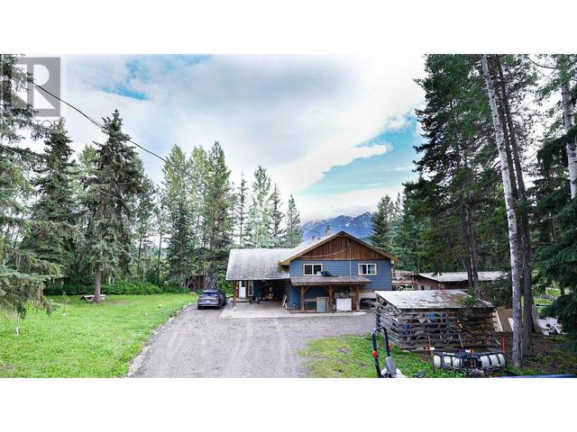 21674 Kitseguecla Loop Road, House detached with 4 bedrooms, 2 bathrooms and null parking in Bulkley Nechako A BC | Image 22
