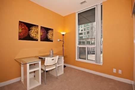 th103 - 36 Lee Centre Dr, Townhouse with 2 bedrooms, 2 bathrooms and 1 parking in Toronto ON | Image 4