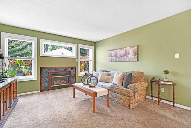74 Booth Cres, House detached with 4 bedrooms, 3 bathrooms and 5 parking in Ajax ON | Image 2