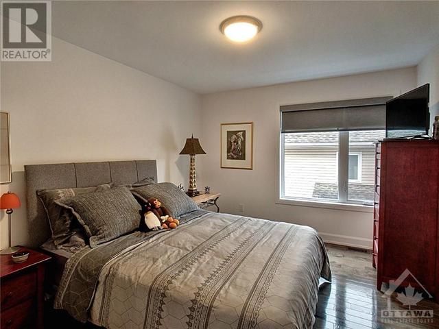 216 Churchill Avenue N, Home with 4 bedrooms, 4 bathrooms and 4 parking in Ottawa ON | Image 12