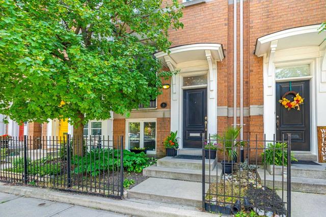 31 Macphail Ave, House attached with 3 bedrooms, 3 bathrooms and 1 parking in Toronto ON | Image 12